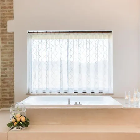 Elegant In Papiano With Whirlpool Casalina